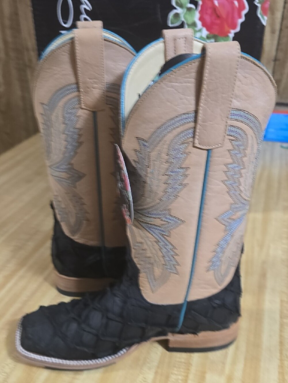 Macie Bean Black and Tan Textured Western Heeled Boots - Picture 7 of 16